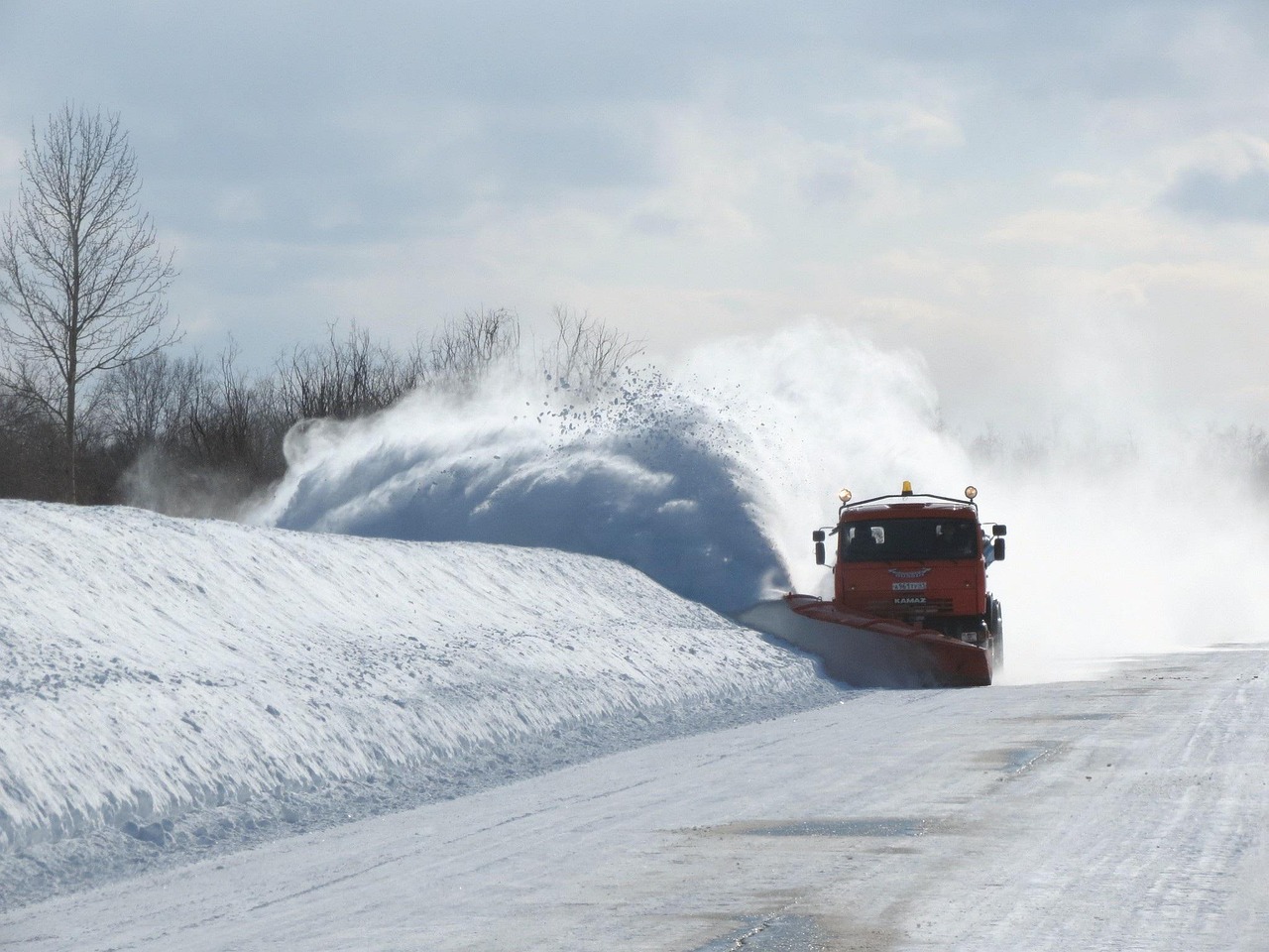The Importance of Weather Forecasting in Snow Removal: A Pro’s Guide to Staying Ahead of the Storm